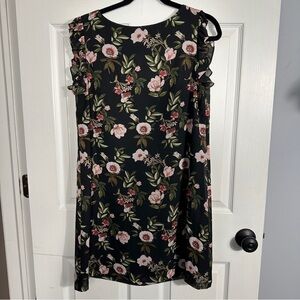 Tahari size 8 dress, sleeveless shift dress, floral, lined, spring, summer, date